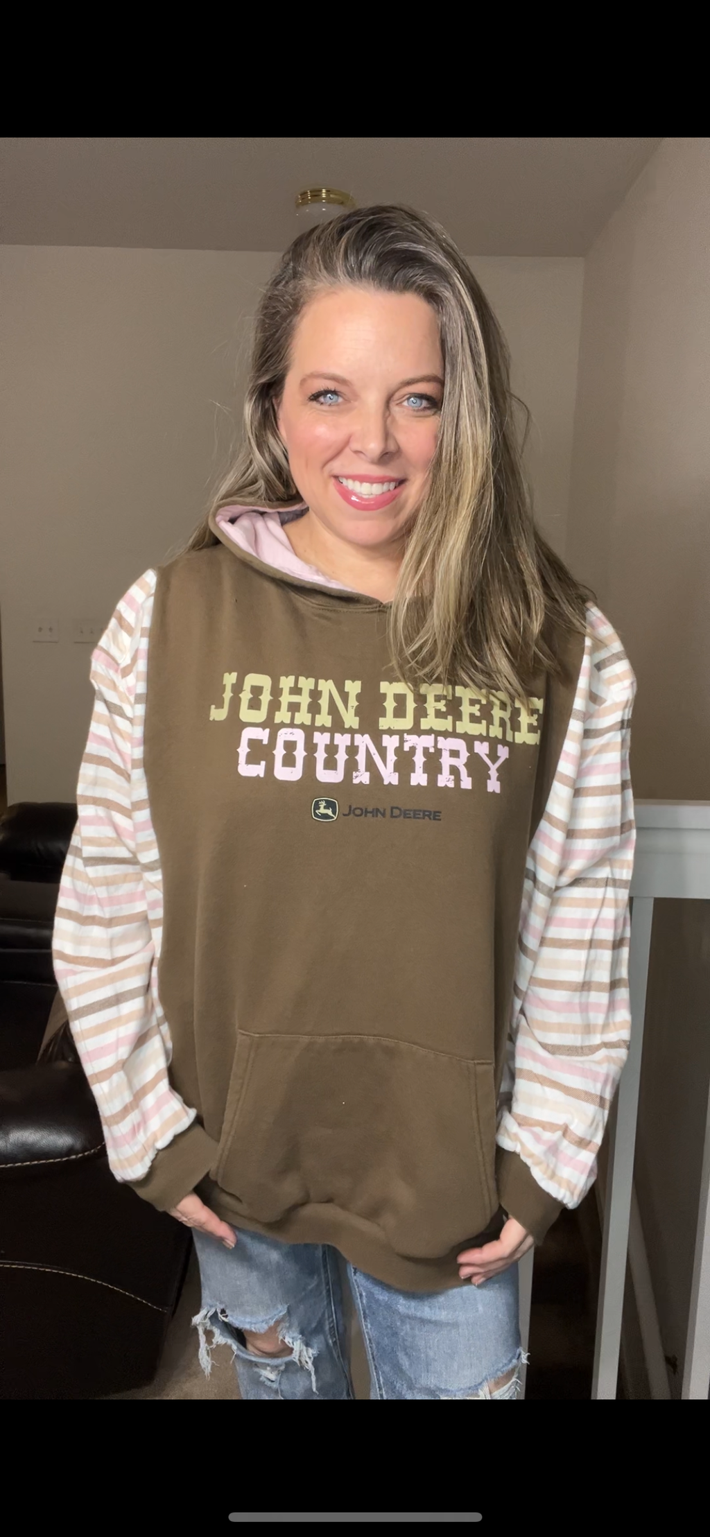 Upcycled John Deere – women’s 3X midweight sweatshirt with flannel sleeves