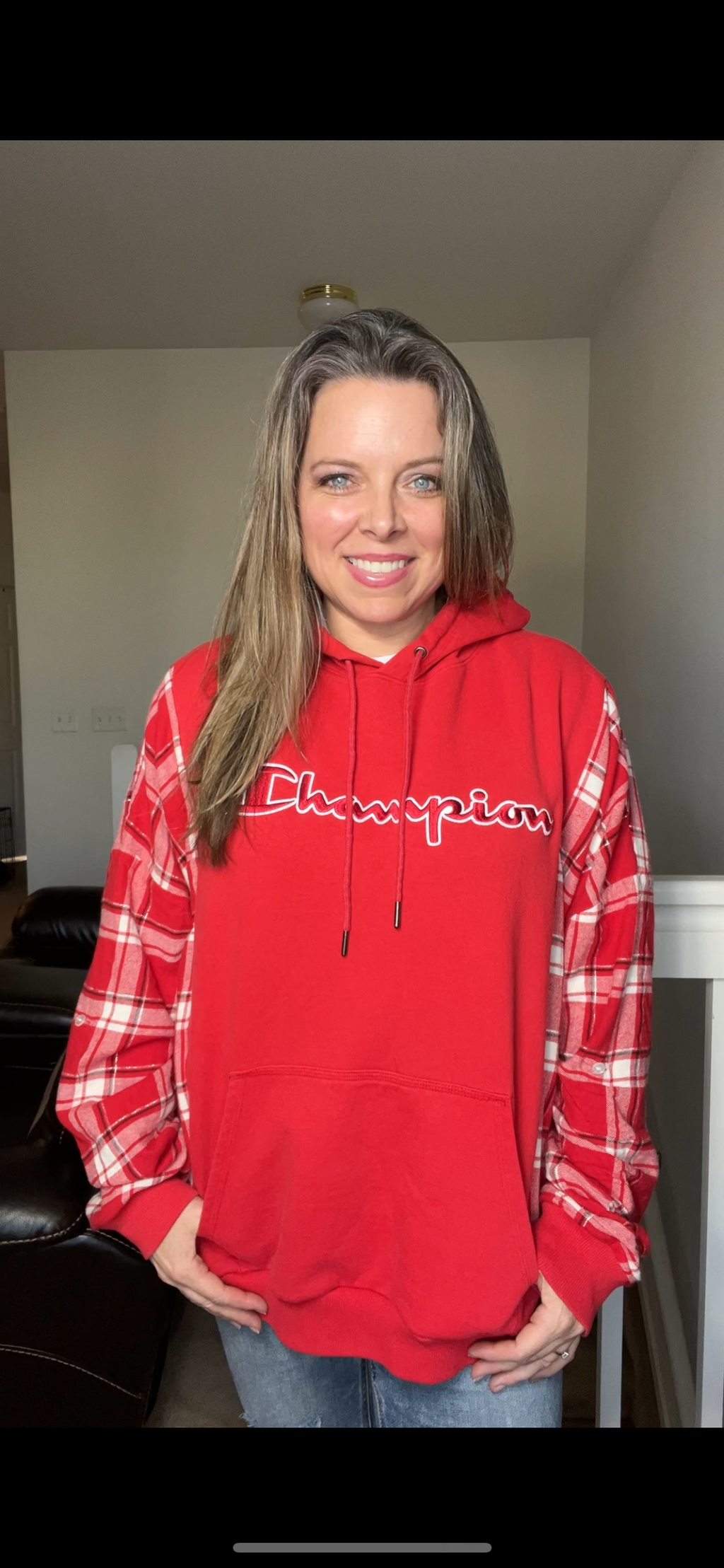 Upcycled Red Champion – women’s 1X – midweight sweatshirt with flannel sleeves ￼