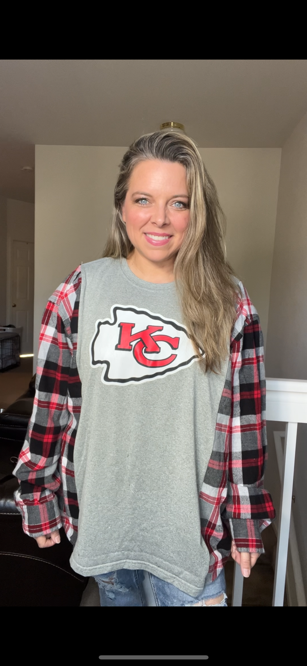 Upcycled Chiefs – women’s 3X – thin T-shirt with flannel sleeves ￼￼