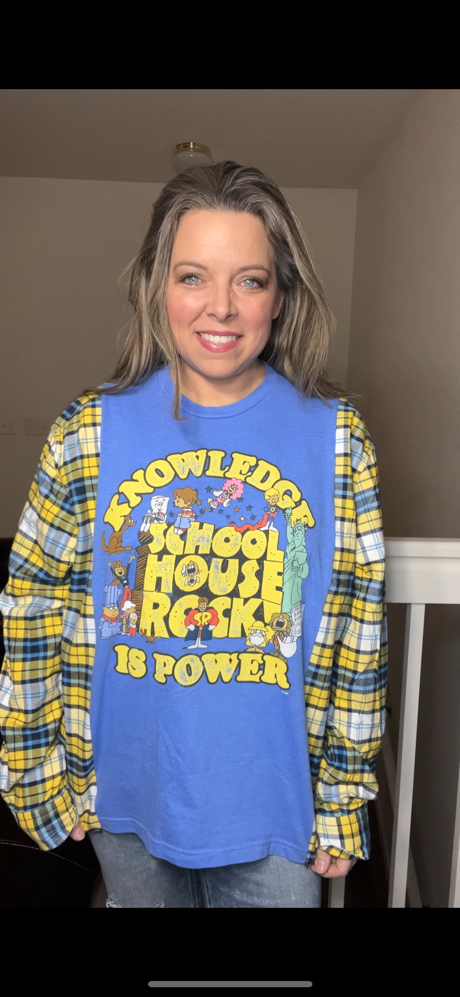 Upcycled School house – women’s XL – T-shirt with flannel sleeves