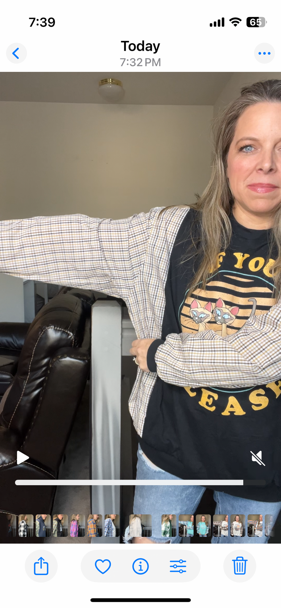 Upcycled Siamese – women’s 1X T-shirt with cotton sleeves