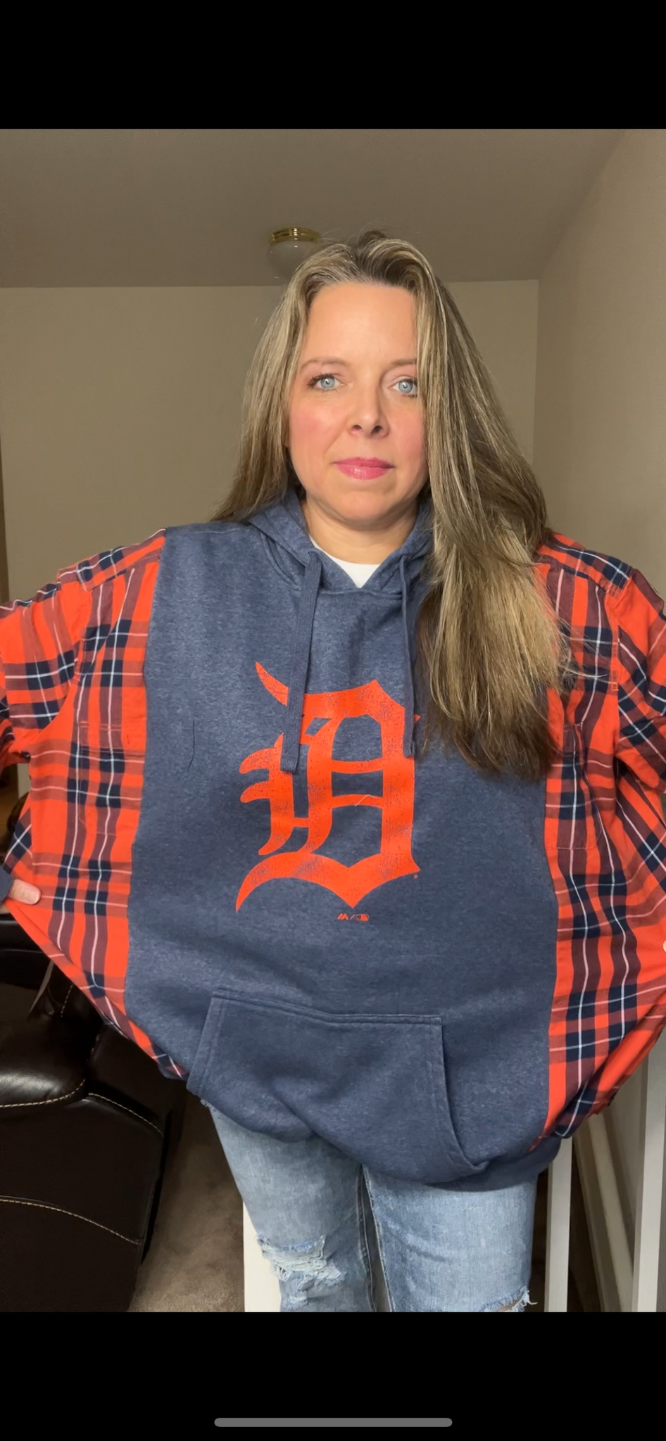 Upcycled Tigers – women’s 2X – midweight sweatshirt with flannel sleeves￼