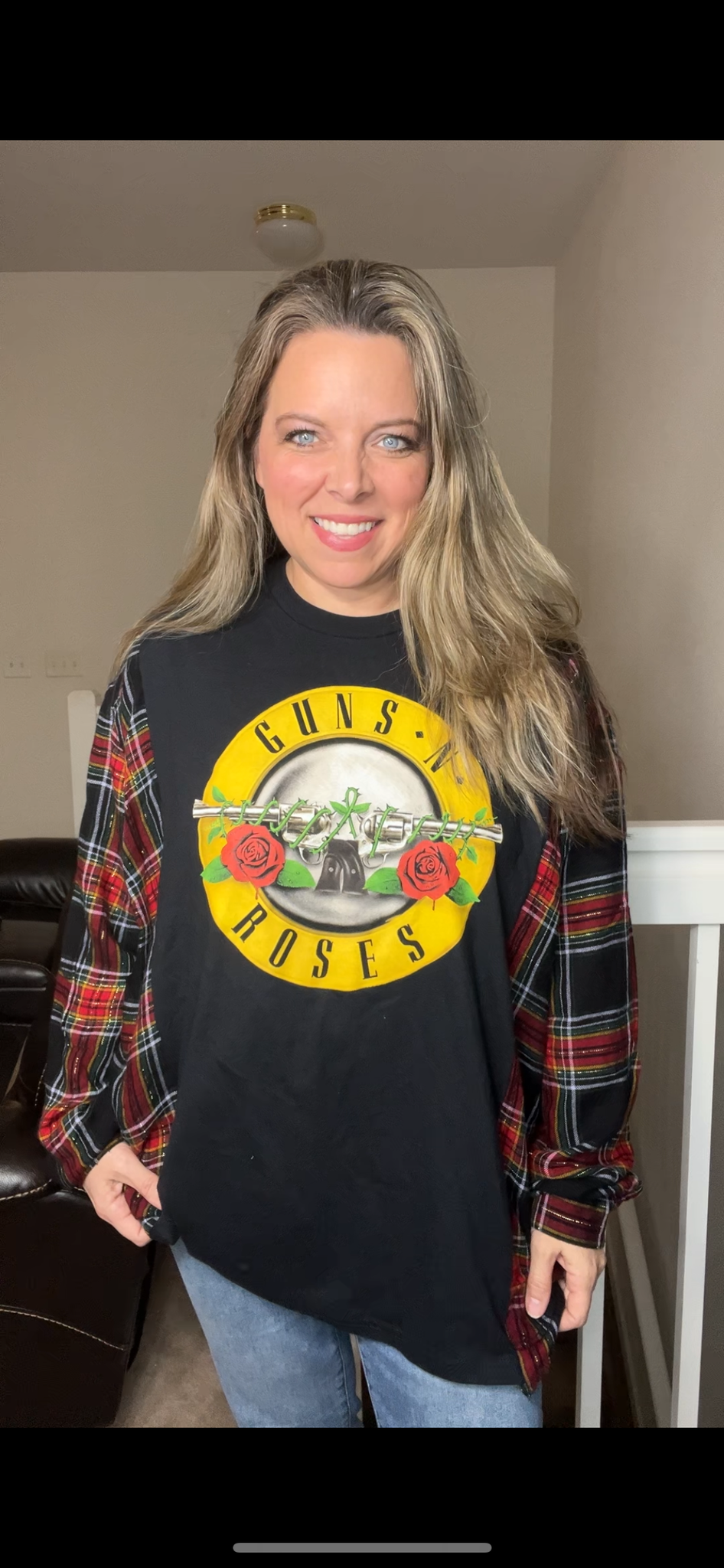 Upcycled Guns and roses – women’s 4X T-shirt with thin flannel sleeves