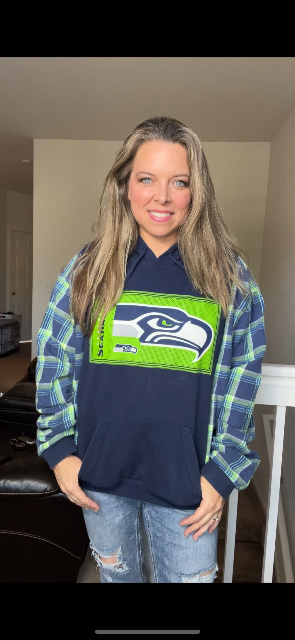 Upcycled Seahawks – women’s L/XL – midweight sweatshirt with flannel sleeves￼