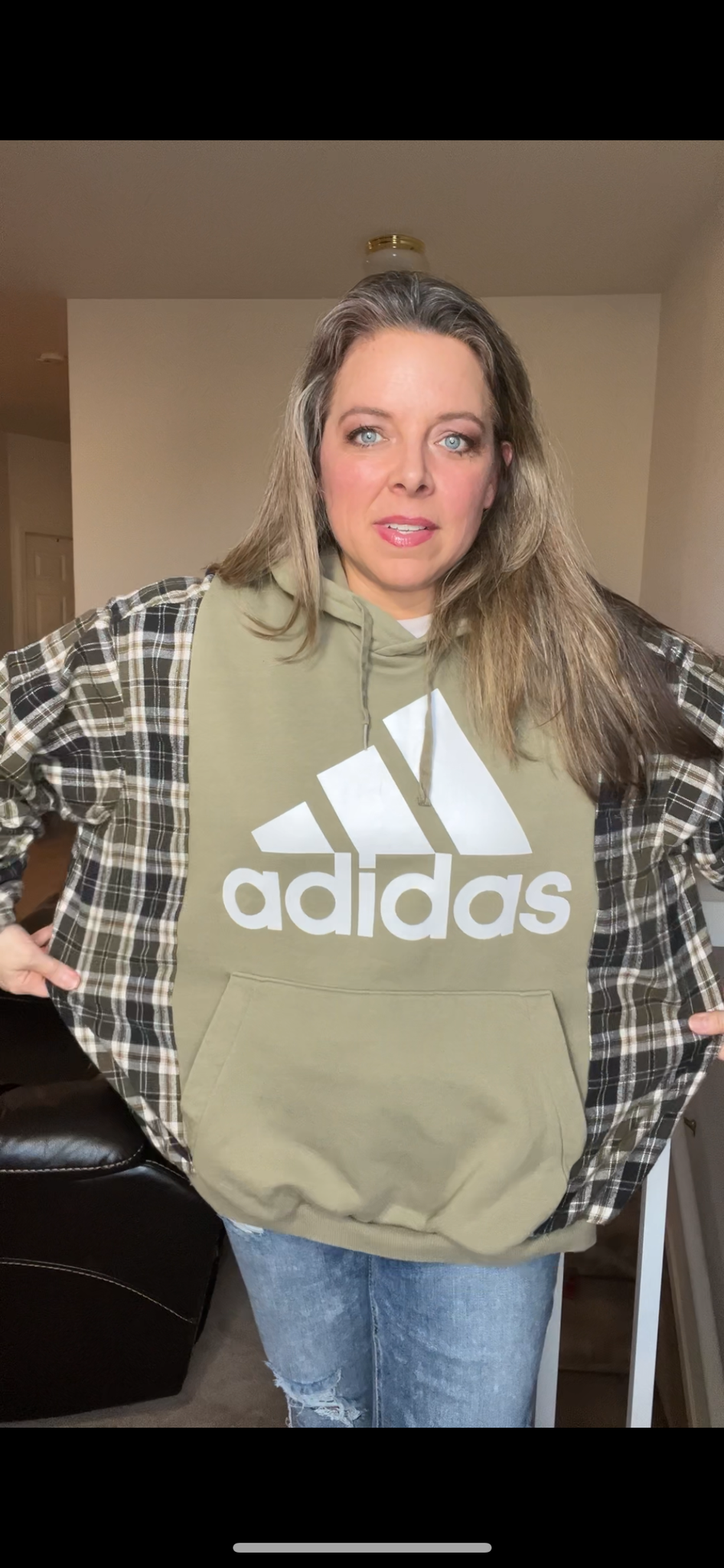 Upcycled Tan Adidas – women’s 1X – midweight sweatshirt with flannel sleeves￼