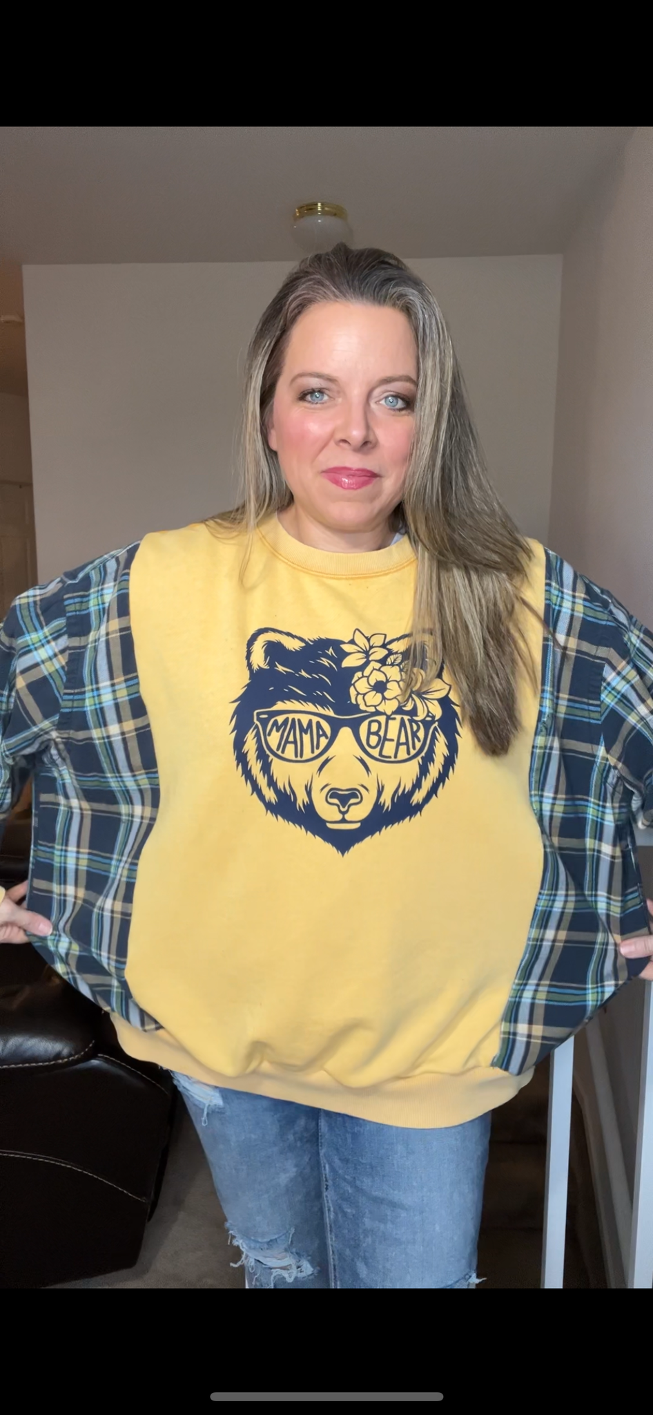 Upcycled Mama Bear – women’s XL – midweight sweatshirt with flannel sleeves ￼