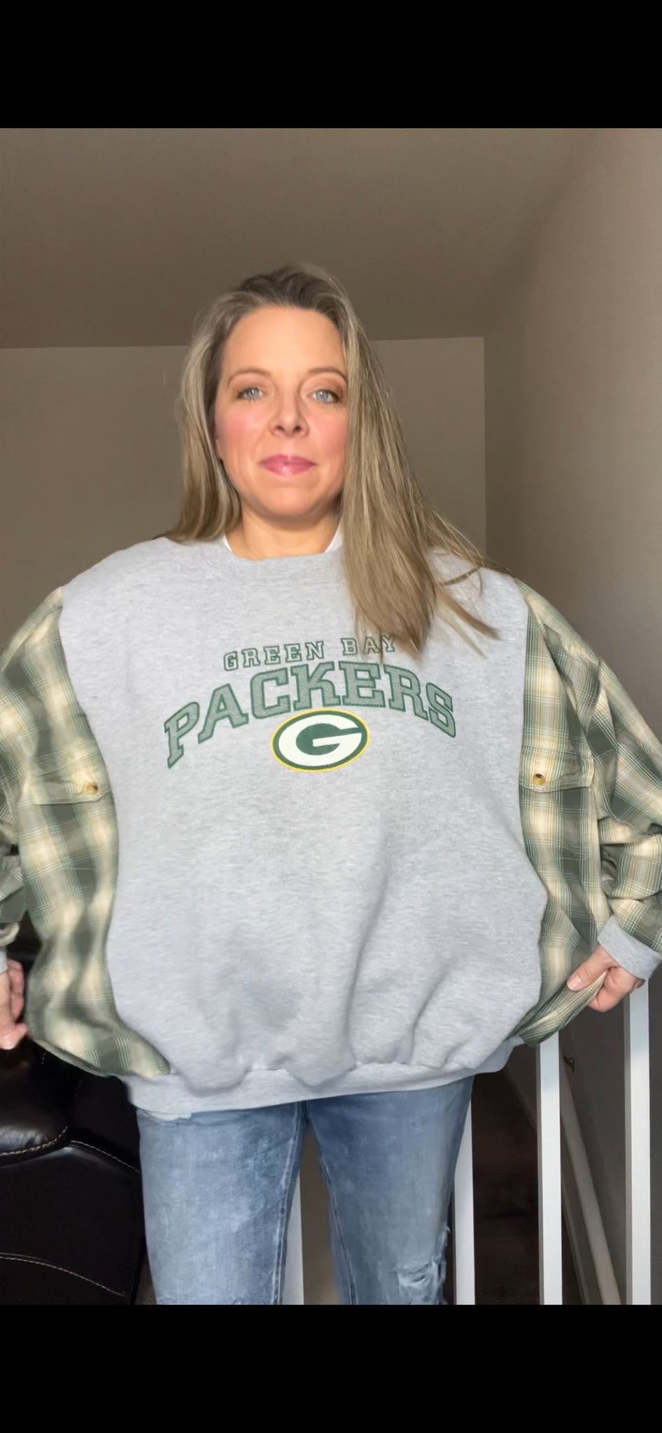 Upcycled Packers – women’s XL/1X – thick sweatshirt with thin cotton sleeves ￼