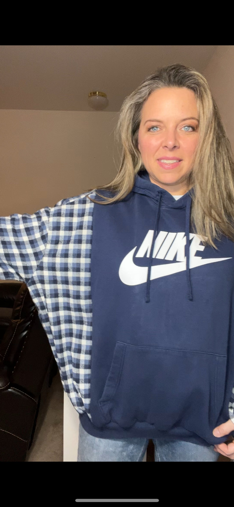 Nike - woman’s 1X - thick sweatshirt with flannel sleeves ￼