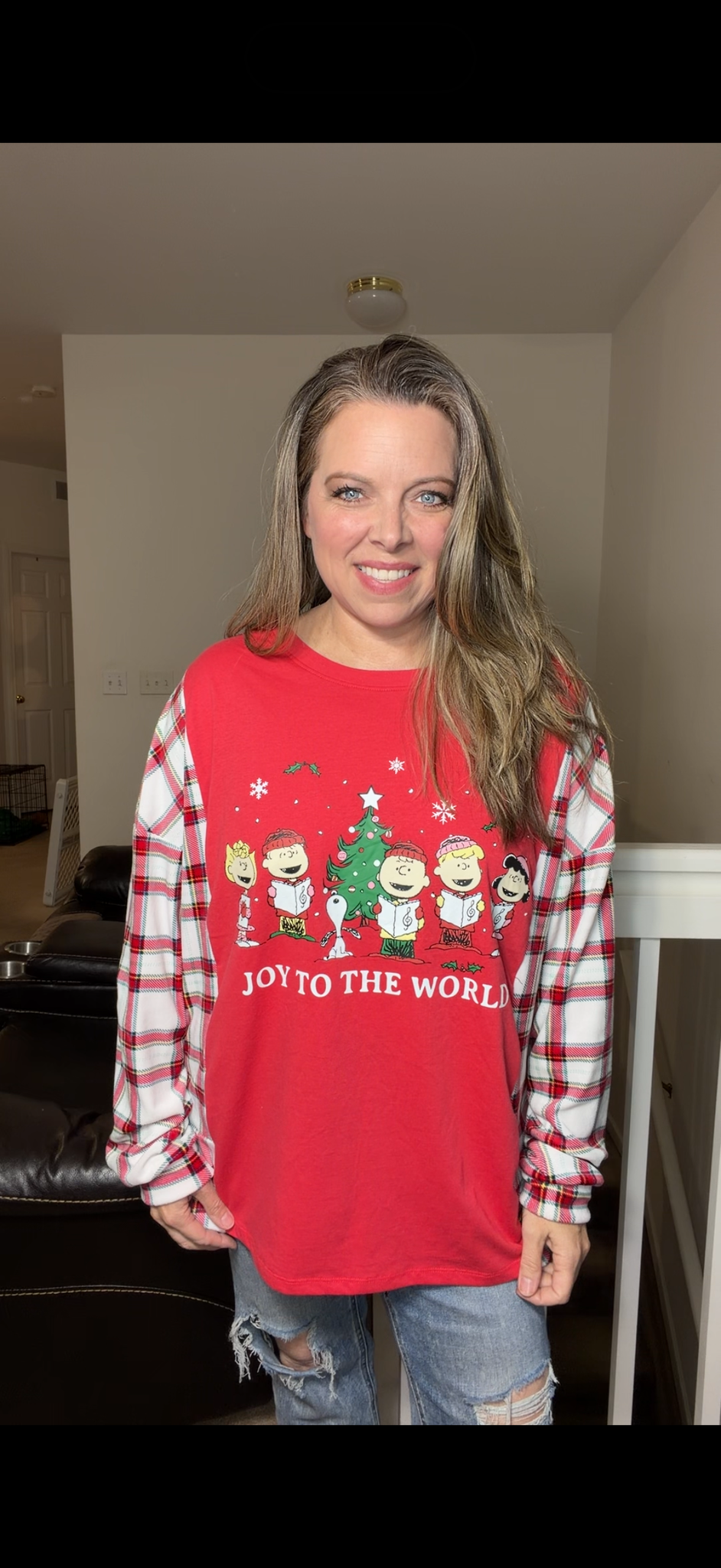 Upcycled Peanuts Joy – women's 1X/2X T-shirt with stretch sleeves ￼