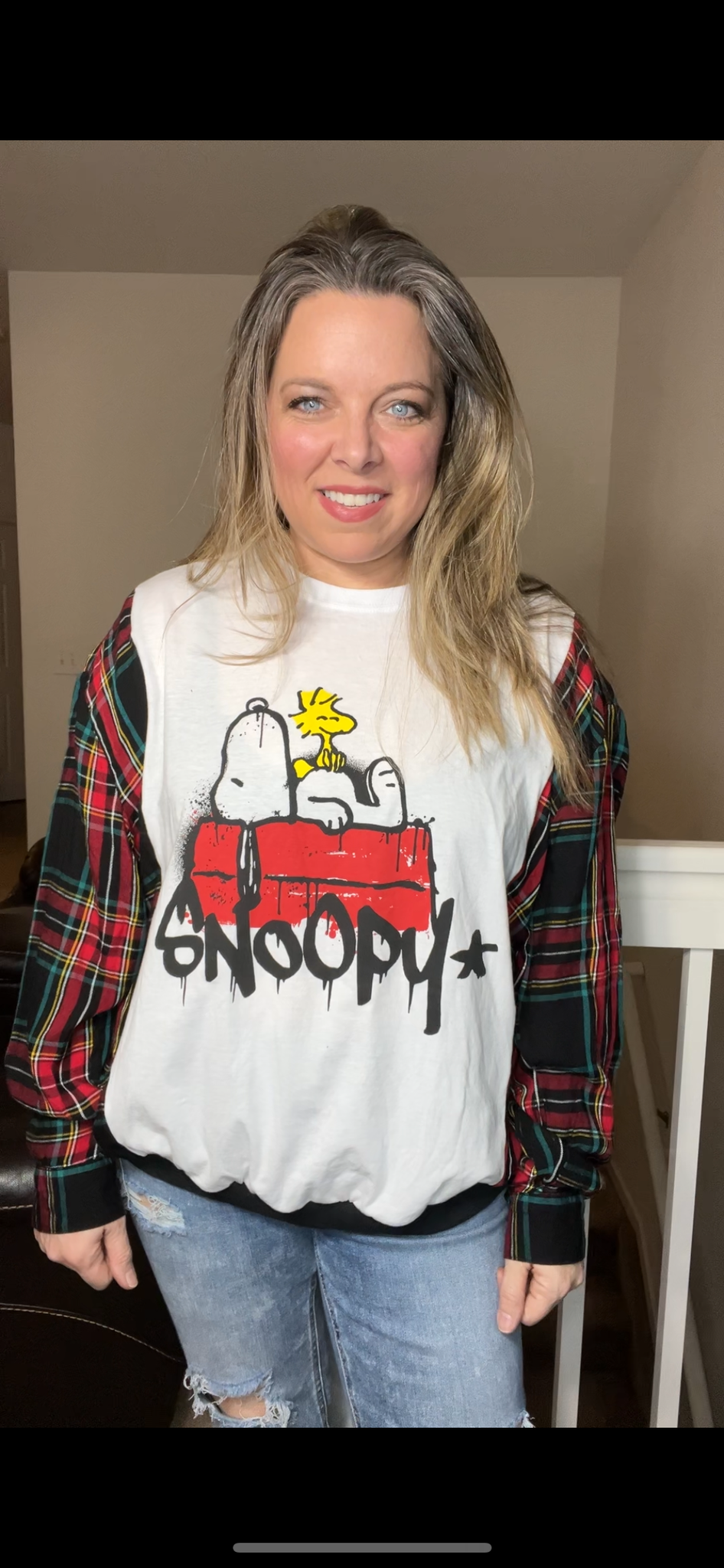 Upcycled Snoopy, black and white – women’s XL – thin T-shirt, with thin flannel sleeves