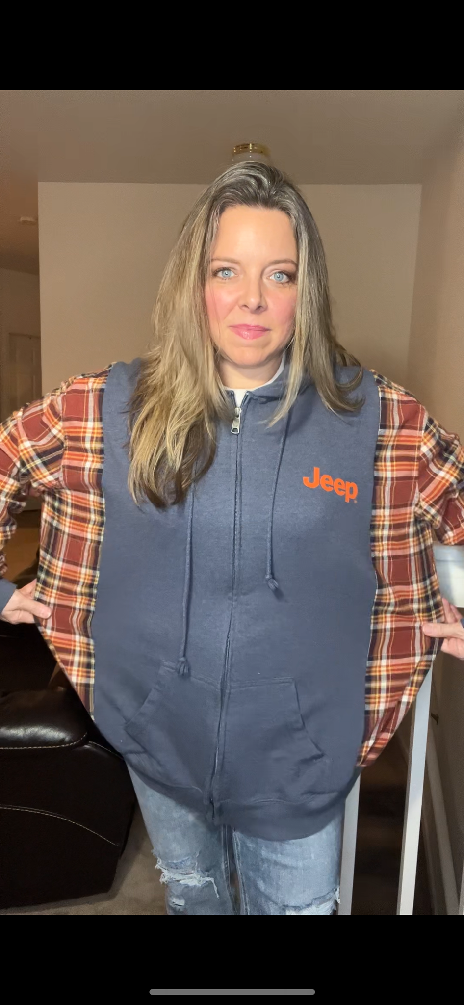 Upcycled Jeep – women’s XL/1X – midweight zip sweatshirt with flannel sleeves￼