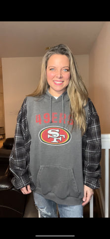 Upcycled 49ers – women’s 2X/3X – soft thick sweatshirt with flannel sleeves ￼