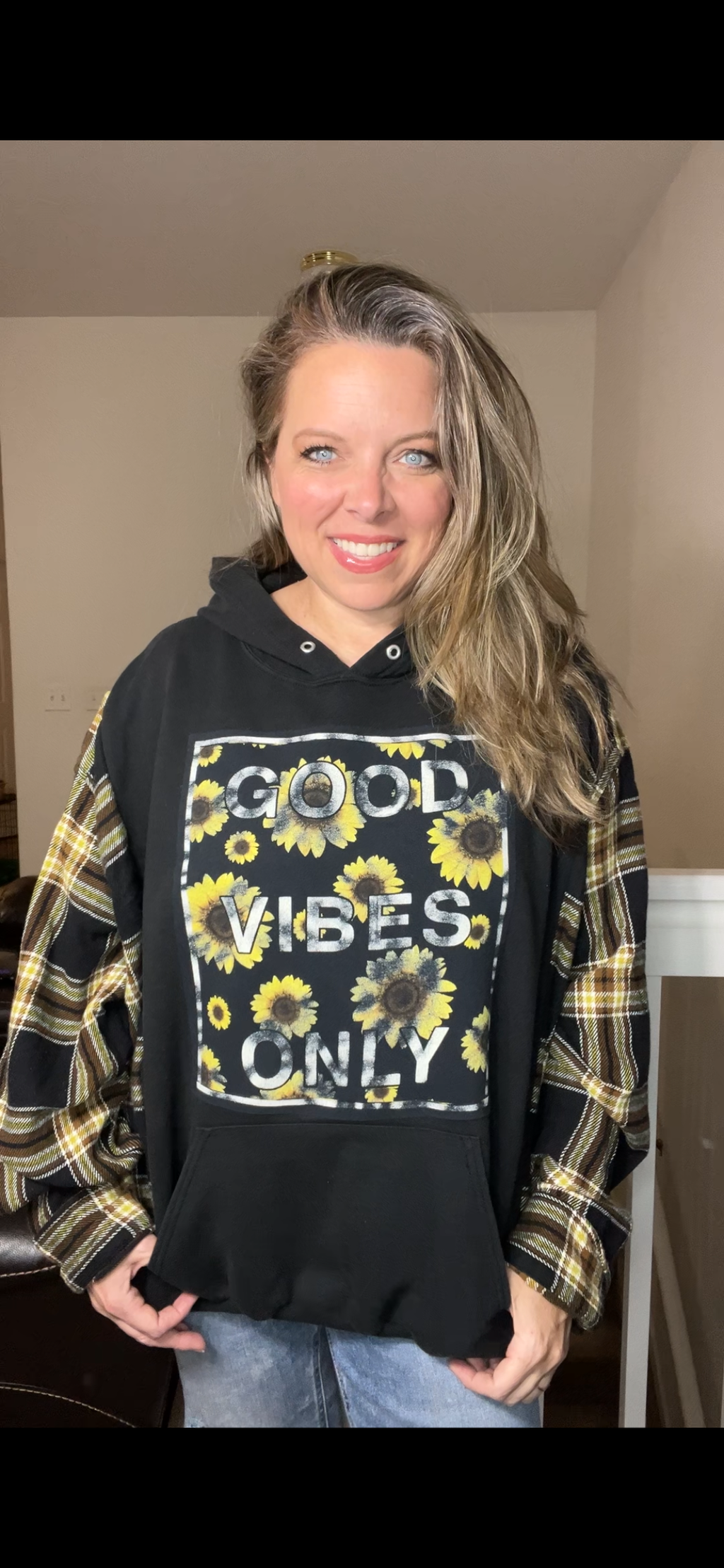 Upcycled Good vibes – women’s 3X midweight sweatshirt with flannel sleeves