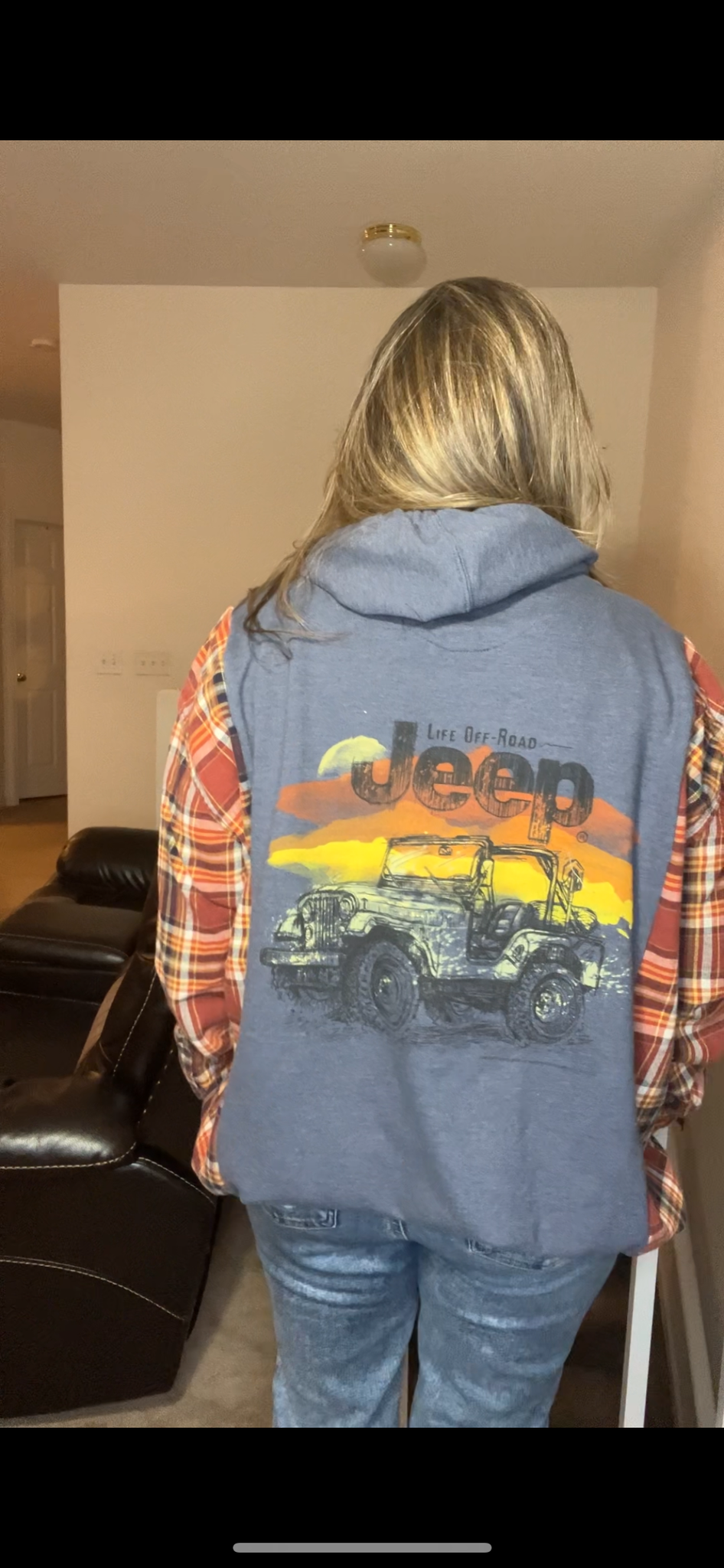 Upcycled Jeep – women’s XL/1X – midweight zip sweatshirt with flannel sleeves￼