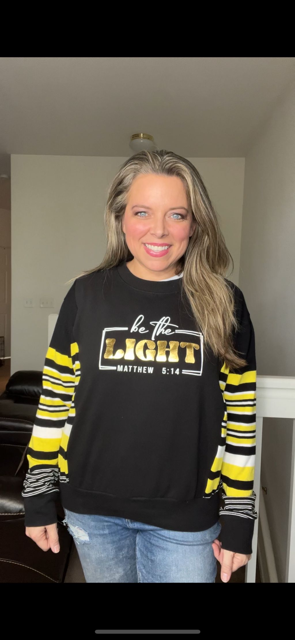 Upcycled Light – women’s small – midweight sweatshirt with stretch sweater sleeves ￼