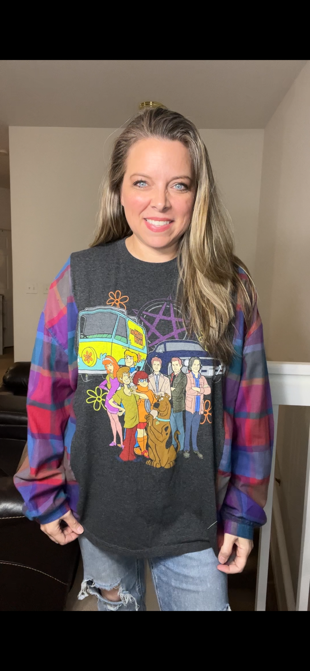 Upcycled Scooby friends – women’s 1X T-shirt with thin flannel sleeves