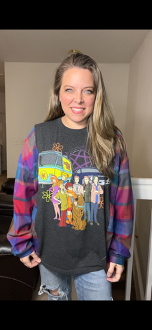 Upcycled Scooby friends – women’s 1X T-shirt with thin flannel sleeves