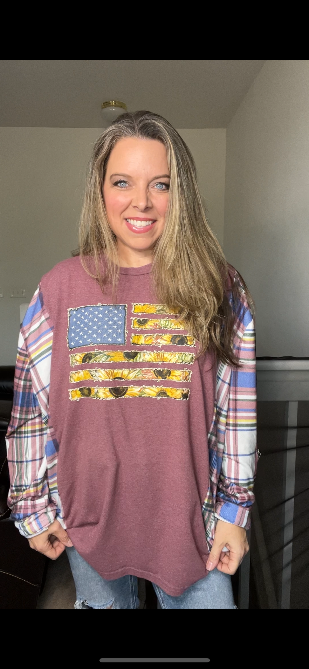 Upcycled Flower flag – women’s 4X T-shirt with stretchy sleeves