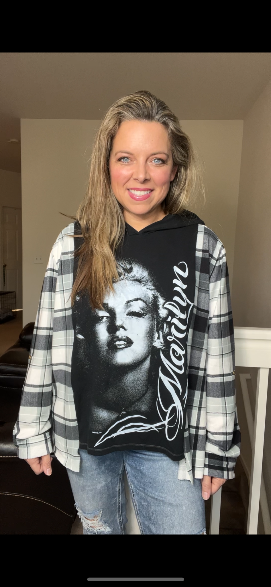 Marilyn Tshirt - women’s medium ￼