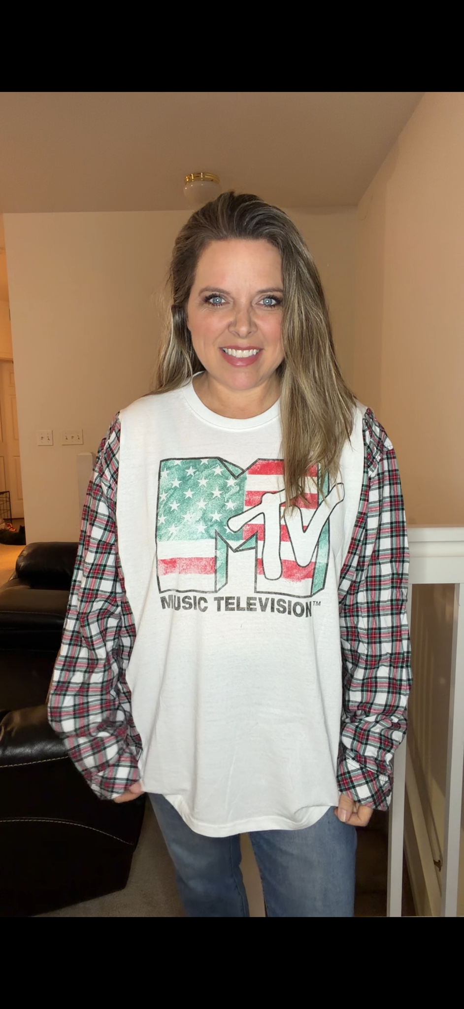 Upcycled MTV - women's 1X/2X T-shirt with thin flannel sleeves
