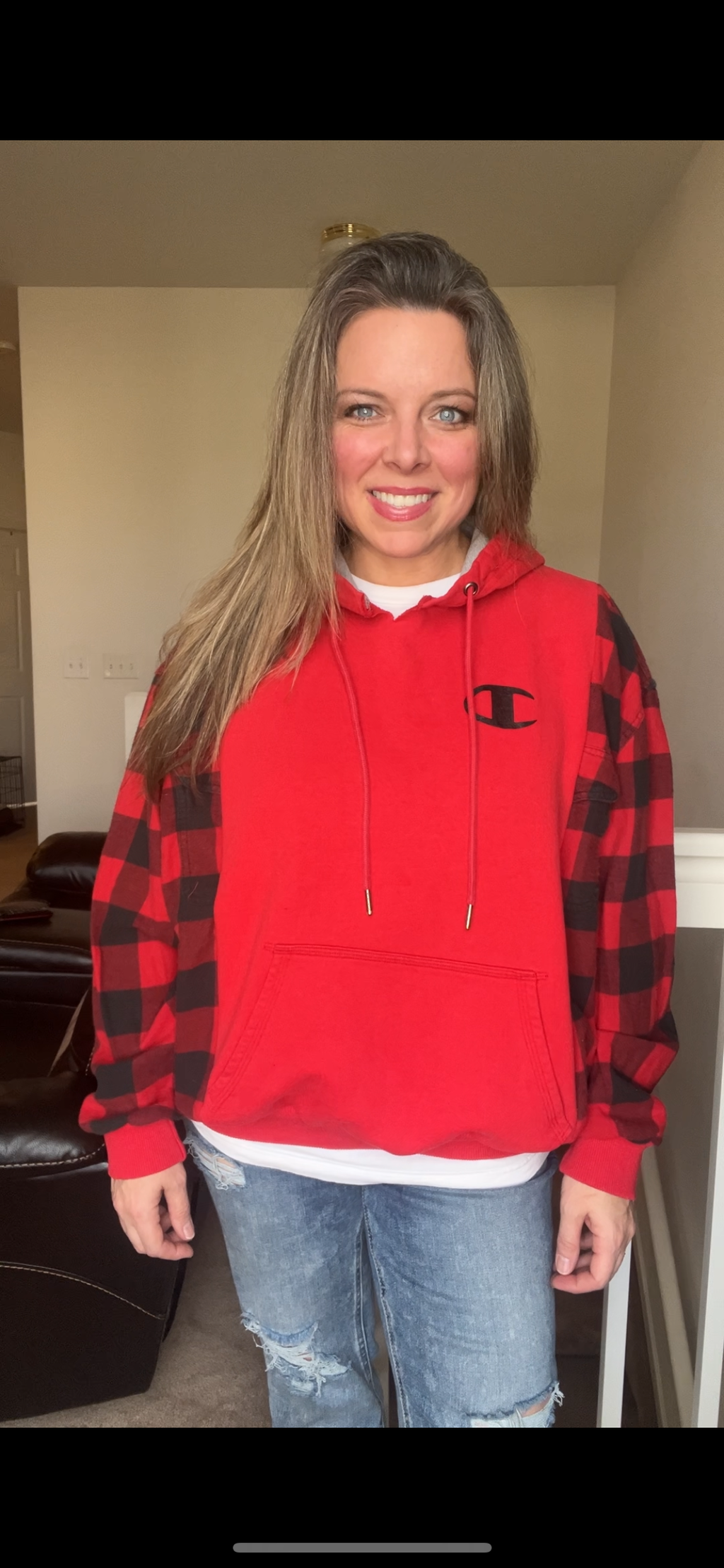 Upcycled Champion Red – women’s M/L – midweight sweatshirt with flannel sleeves￼