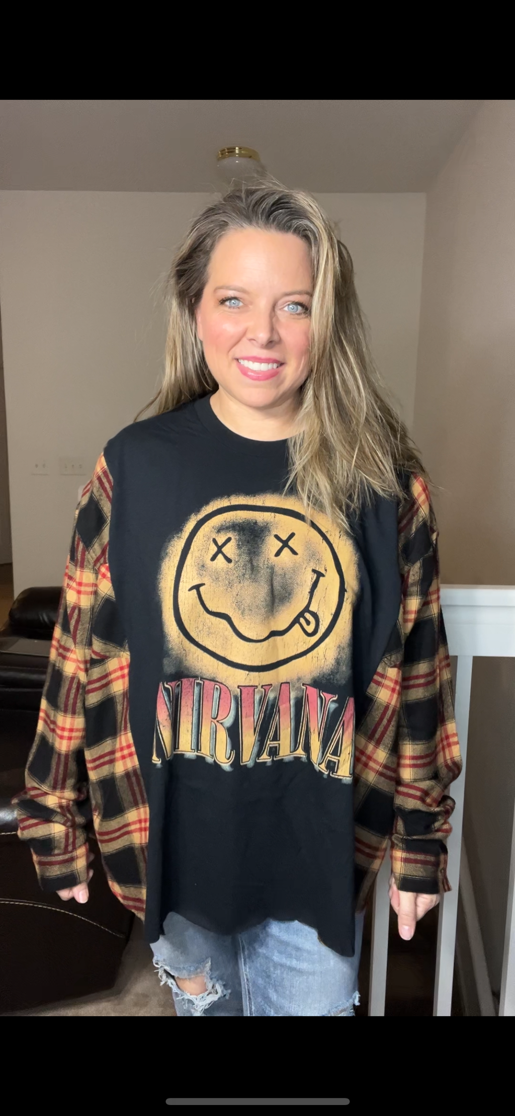 Upcycled Nirvana – women’s 1X – thin T-shirt with flannel sleeves￼