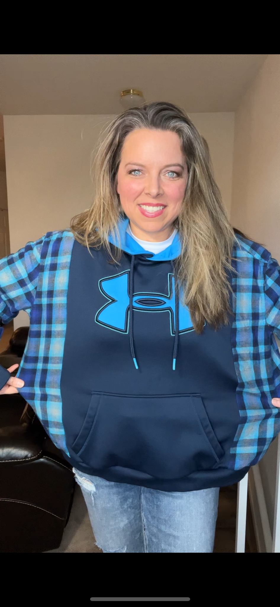 Upcycled Blue UA – women’s XL – midweight sweatshirt with flannel sleeves￼