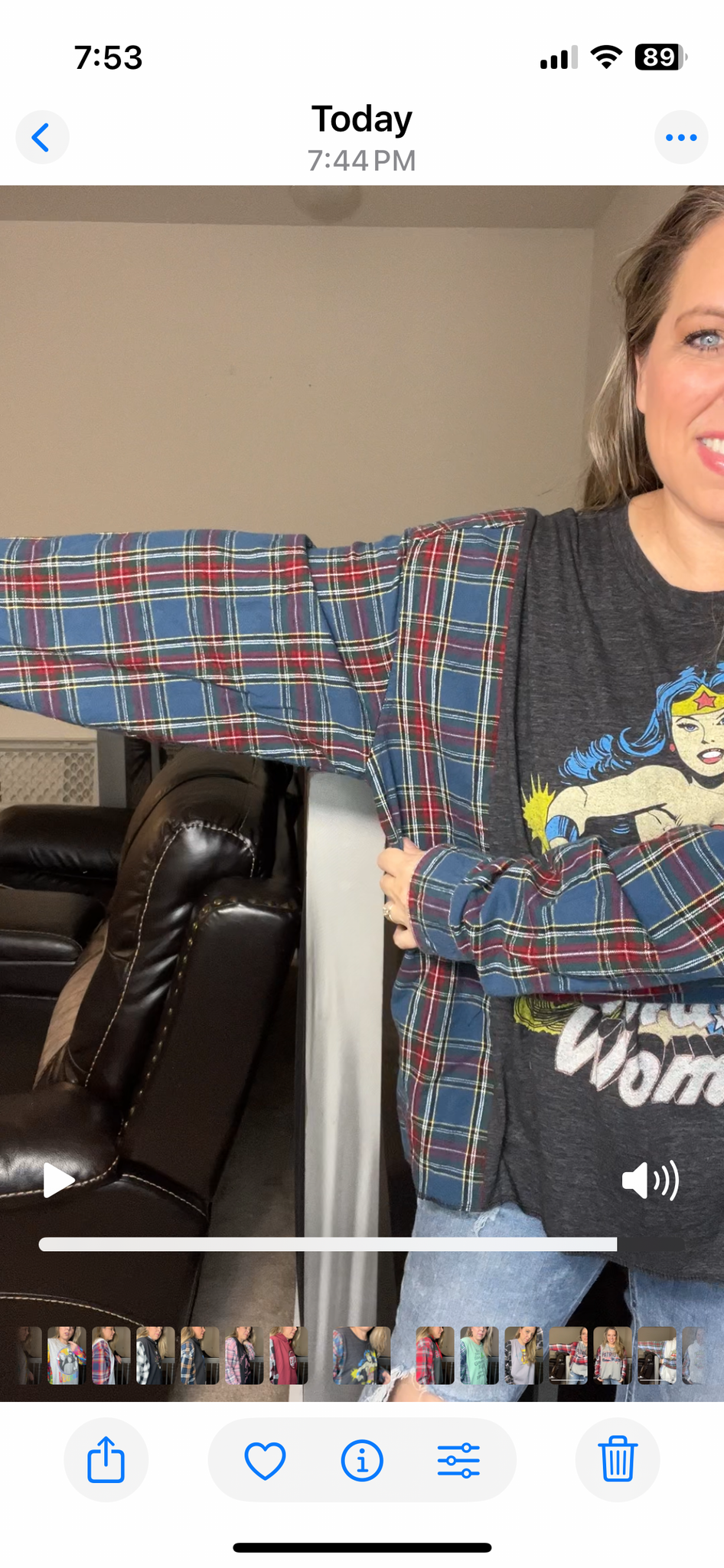 Upcycled Wonder woman – women’s 1X T-shirt with flannel sleeves