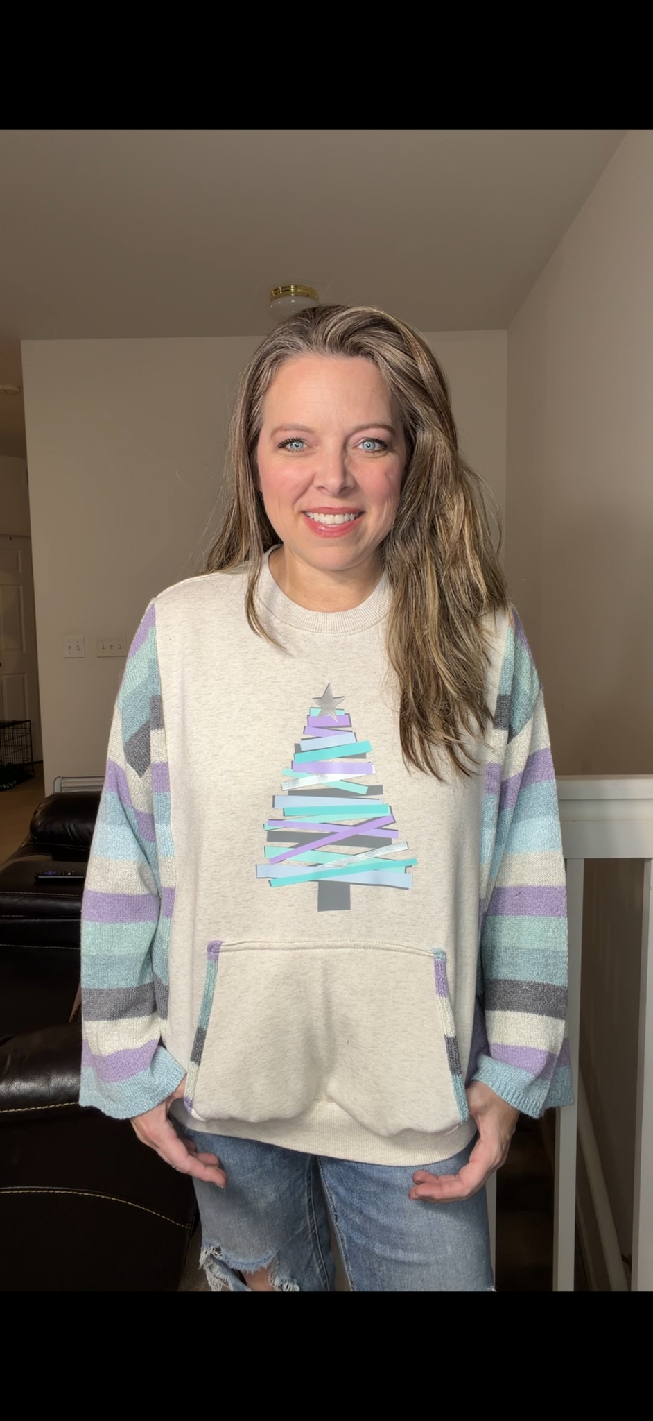 Upcycled striped tree – women's large midweight sweatshirt with sweater sleeves