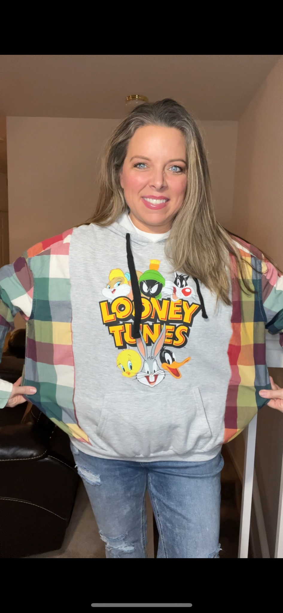 Upcycled Looney Tunes – women’s medium – midweight sweatshirt with cotton￼ sleeves