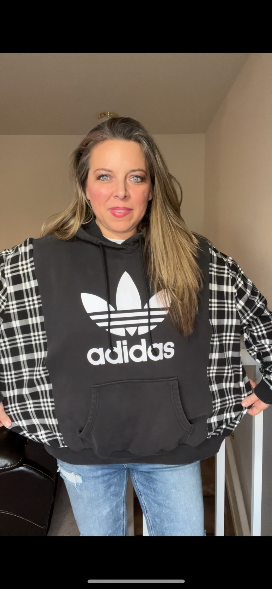 Upcycled Adidas – women’s L/XL – thick sweatshirt with soft, stretchy sleeves ￼