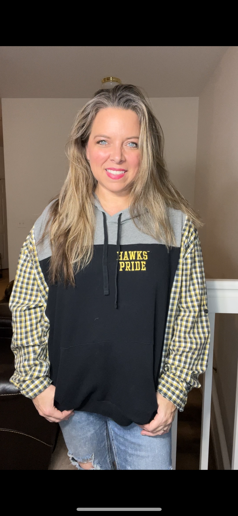 Upcycled Hawkeyes – women’s L/XL – midweight sweatshirt with soft, cotton sleeves￼