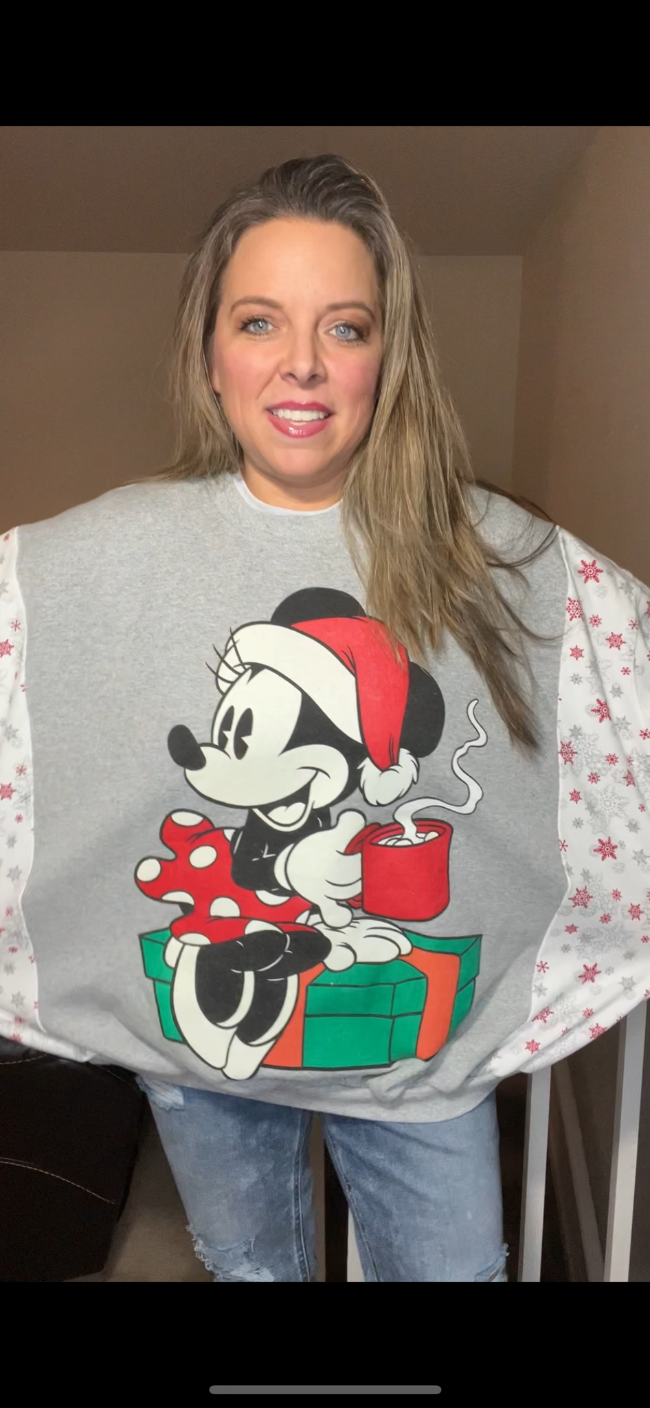 Upcycled Minnie Christmas – women’s 2X – Midweight sweatshirt with turtleneck sleeves￼