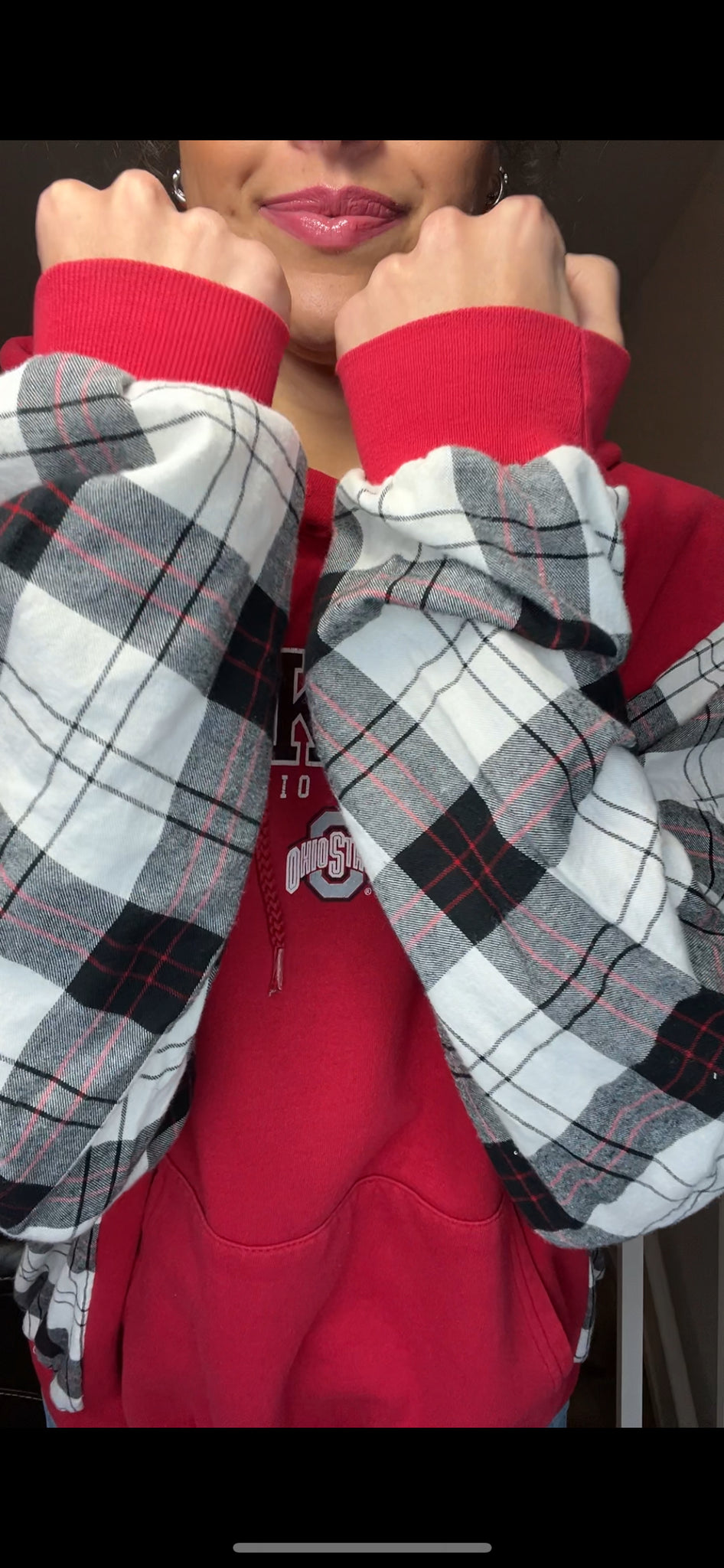 Ohio State - woman’s LARGE - midweight sweatshirt with flannel sleeves ￼