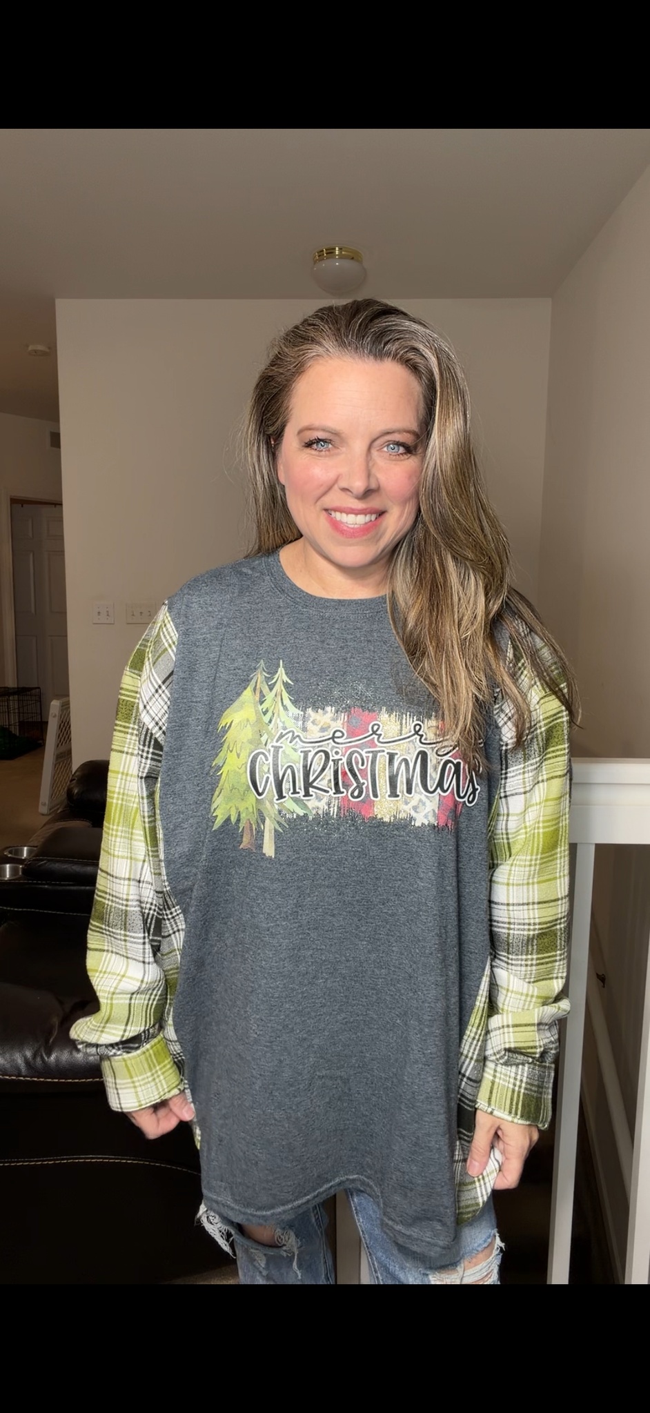 Upcycled Merry Christmas – women's 3X/4X T-shirt with flannel sleeves ￼
