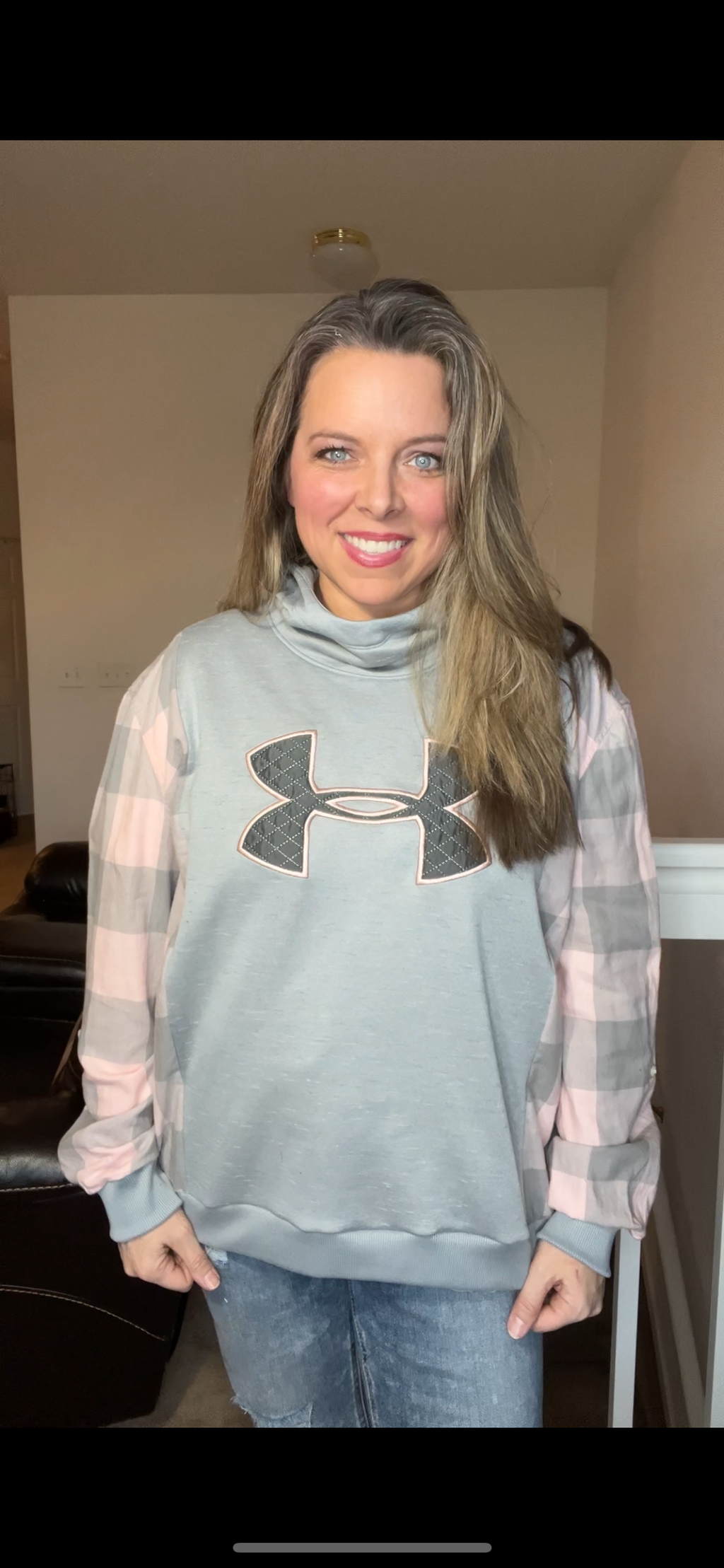 Upcycled Gray/pink UA – women’s large – midweight sweatshirt with flannel sleeves￼