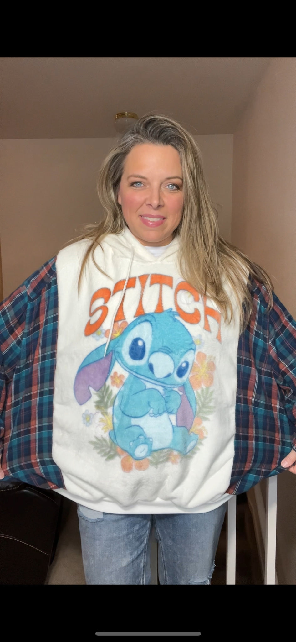 Upcycled Stitch – women’s XL/1X – fuzzy sweatshirt with flannel sleeves ￼