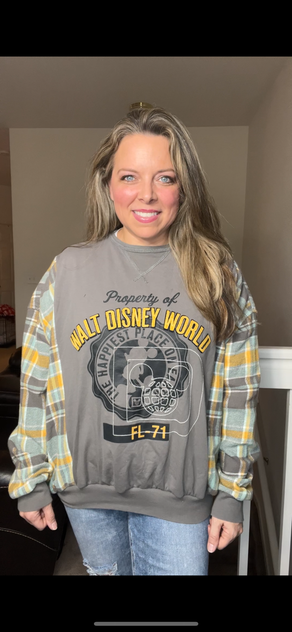 Upcycled Walt Disney – women’s M/L T-shirt with flannel sleeves￼