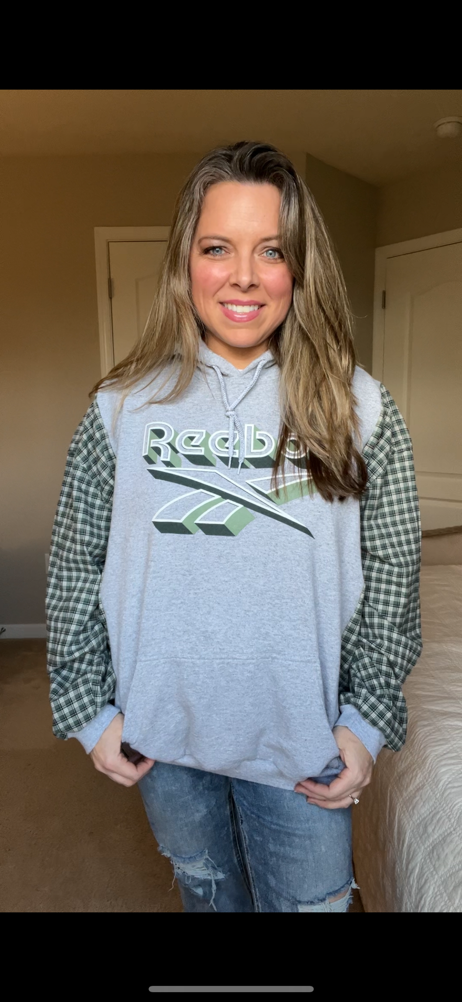 Upcycled Green Reebok – women’s XL – midweight sweatshirt with soft cotton sleeves ￼