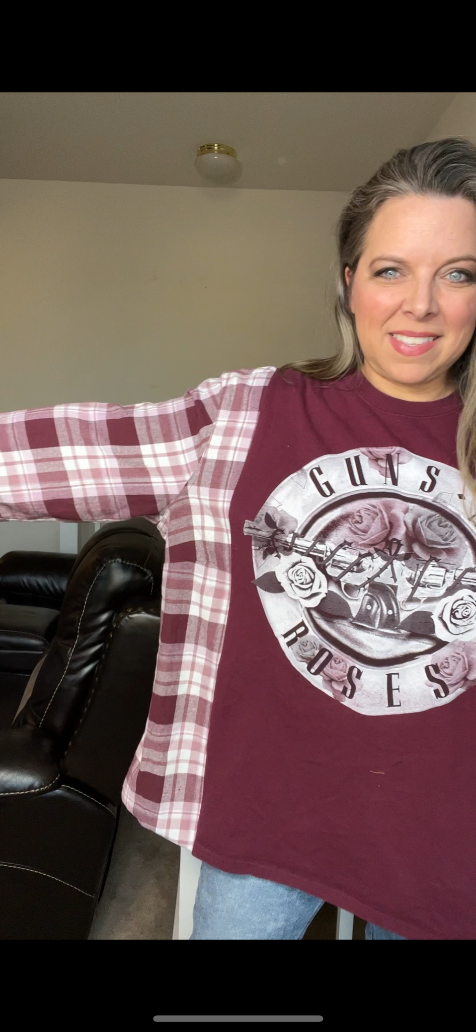 Upcycled Guns N’ Roses – women’s 1X/2X – T-shirt with flannel sleeves