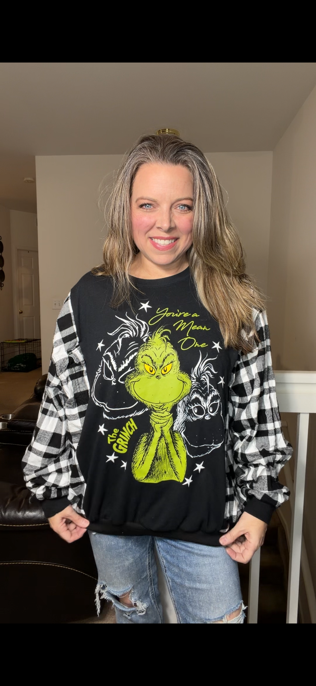 Upcycled Mean Grinch – women's 1X/2X T-shirt with flannel sleeves