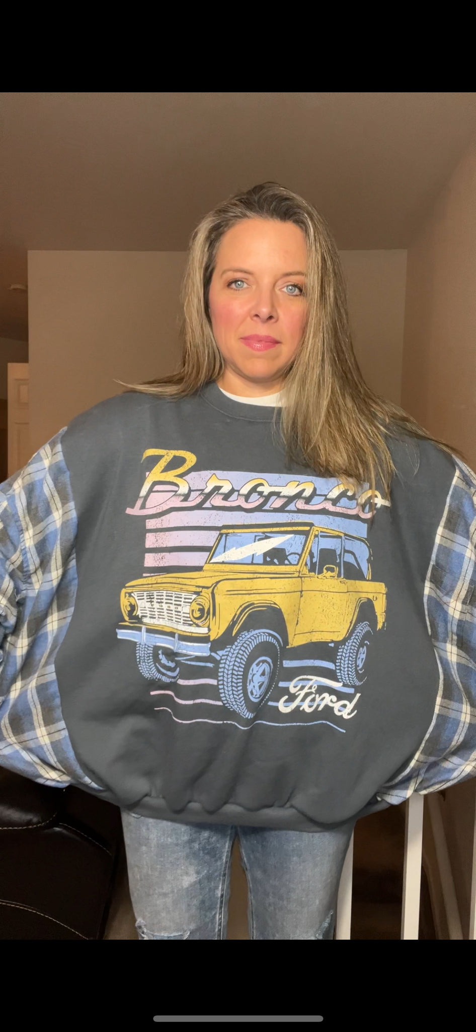 Bronco - woman’s 1X - thin  sweatshirt with flannel sleeves ￼