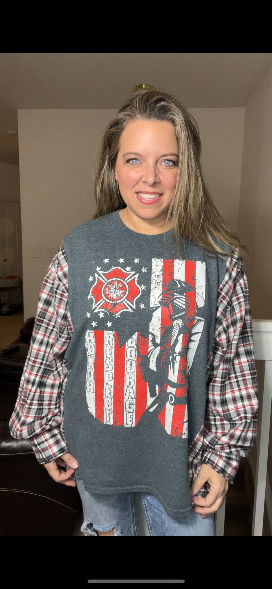 Upcycled Fire fighter – women’s 4X T-shirt with flannel sleeves