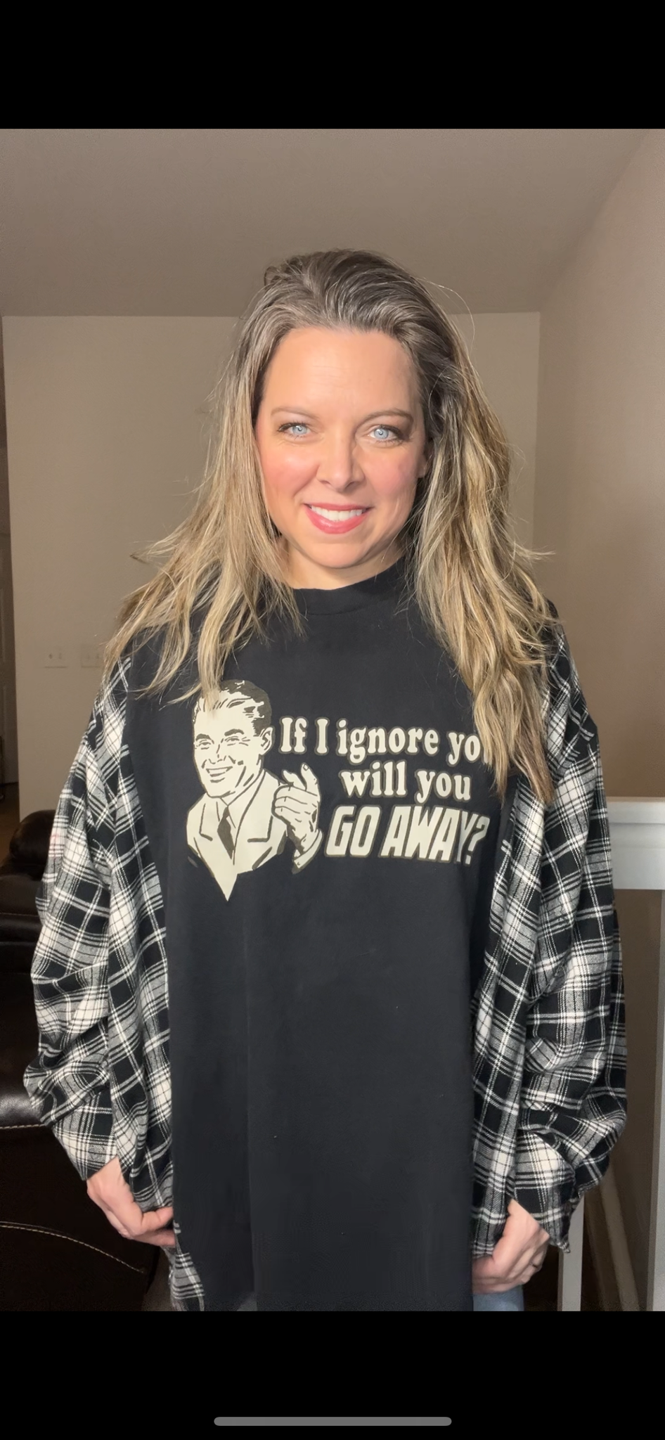 Upcycled Go away – women’s 4X/5X – T-shirt with flannel sleeves