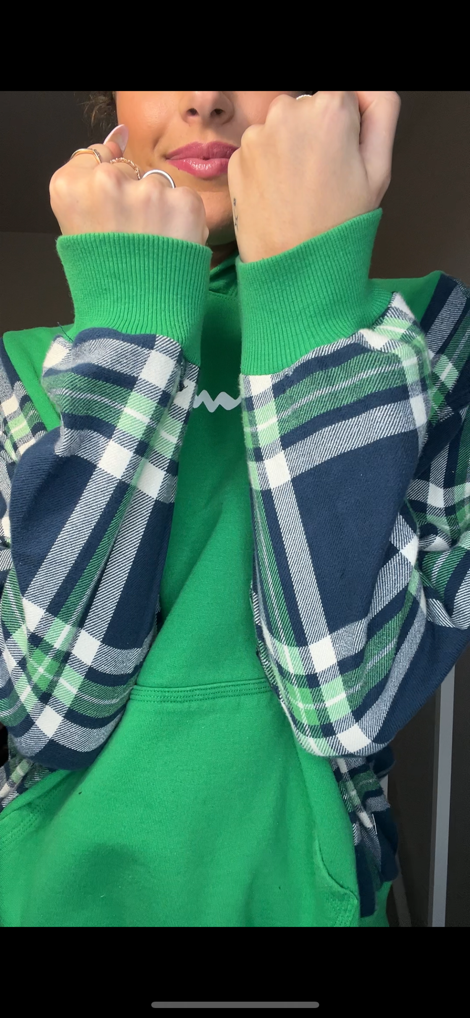 Upcycled Green - Women’s medium Dash thick sweatshirt with flannel sleeves￼