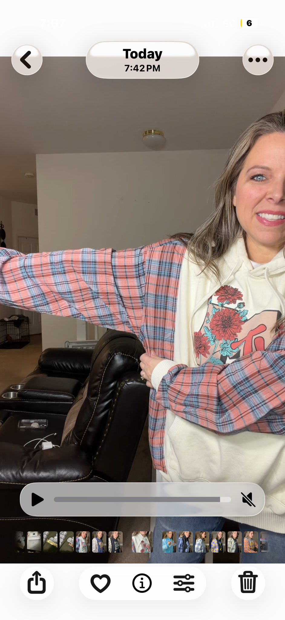 Upcycled MTV - women's 3X midweight sweatshirt with thin cotton sleeves ￼