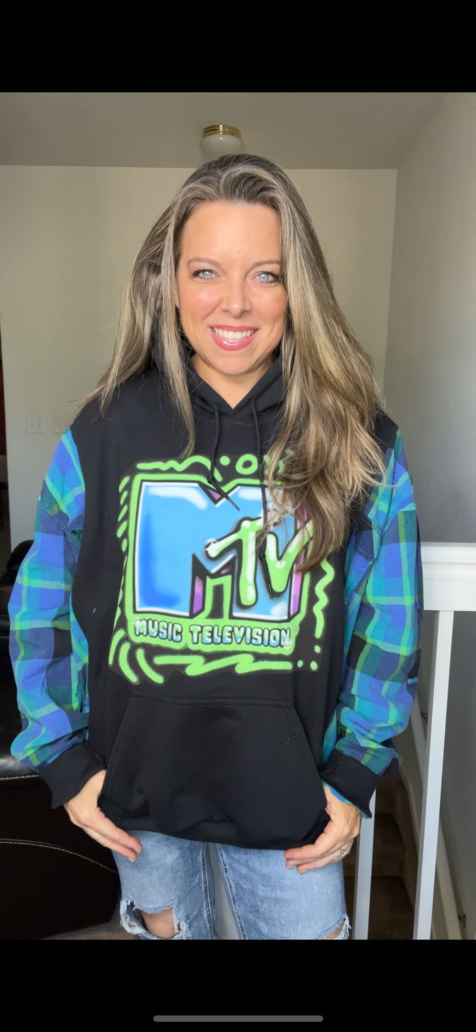 Upcycled MTV aqua – women’s 2X/3X midweight sweatshirt with cotton sleeves