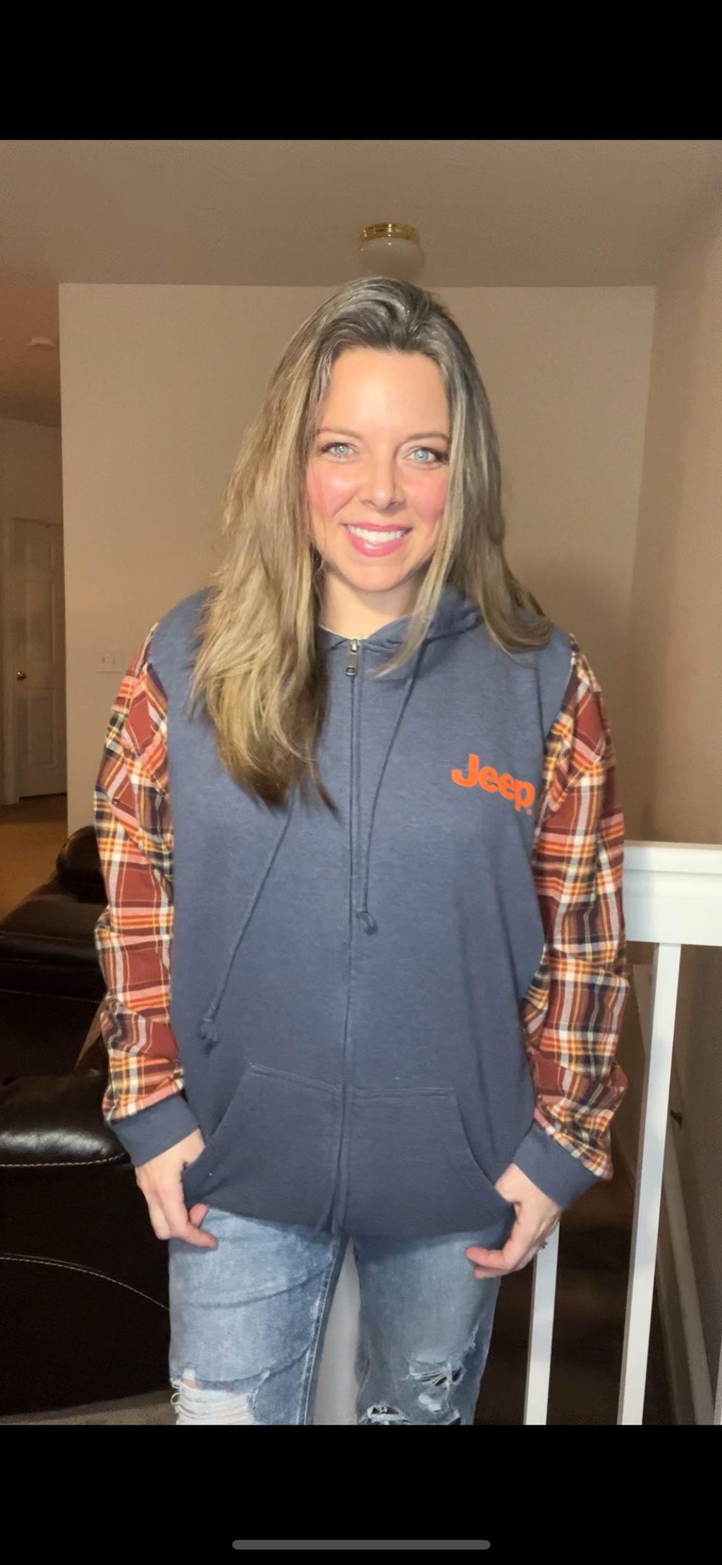 Upcycled Jeep – women’s XL/1X – midweight zip sweatshirt with flannel sleeves￼