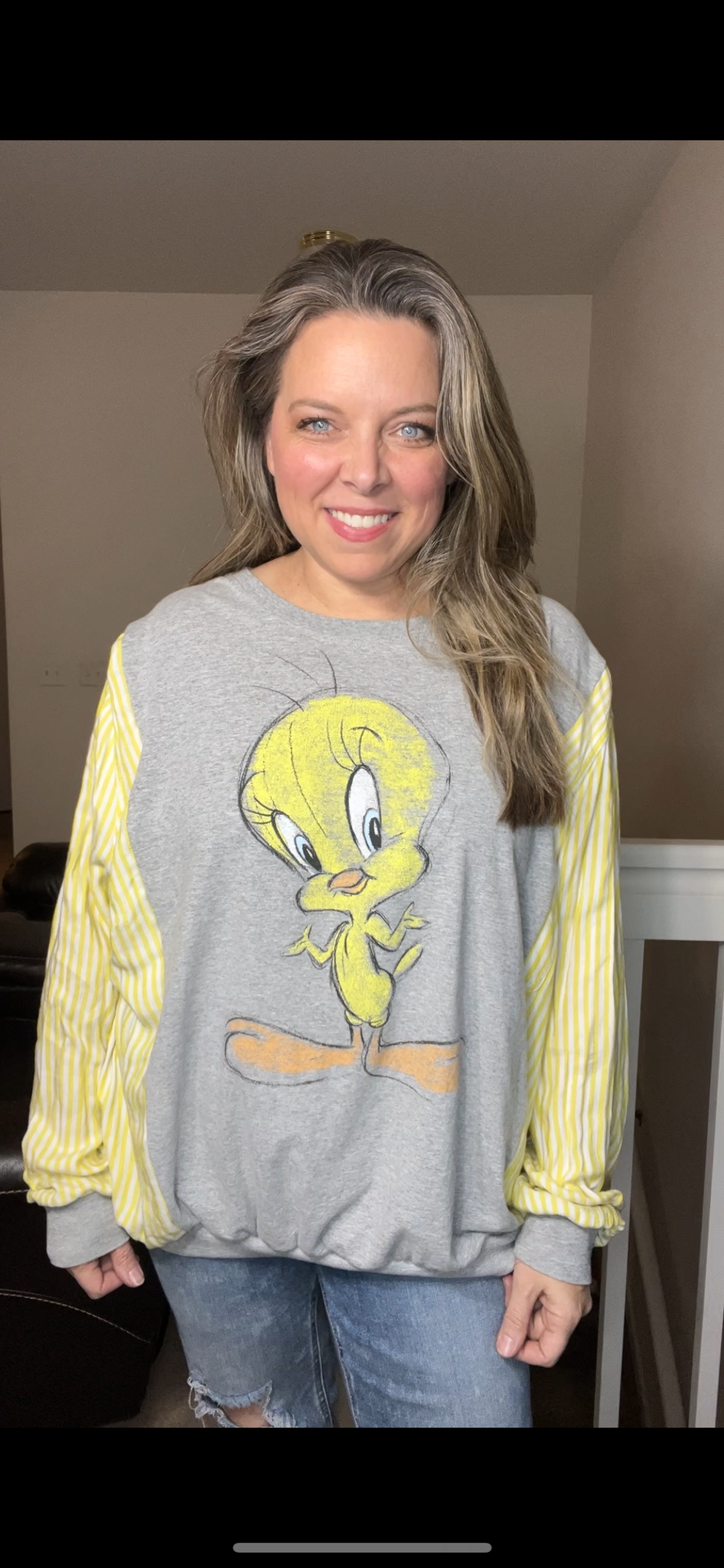 Upcycled Tweety Bird – women’s 1X/2X – T-shirt with thin, soft cotton sleeves