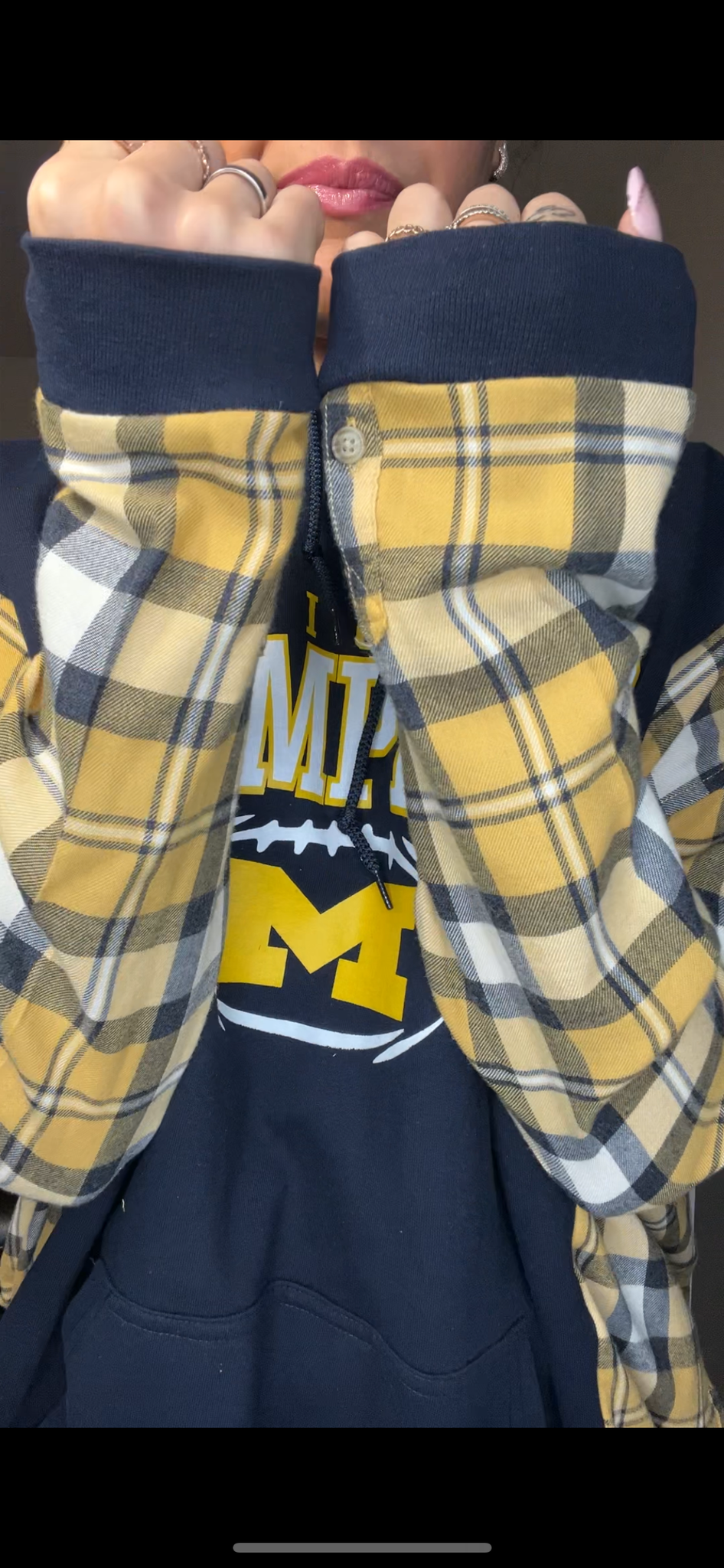 Upcycled UofM - Women’s 1X – Midweight sweatshirt with soft flannel sleeves – sleeves are more fitted￼